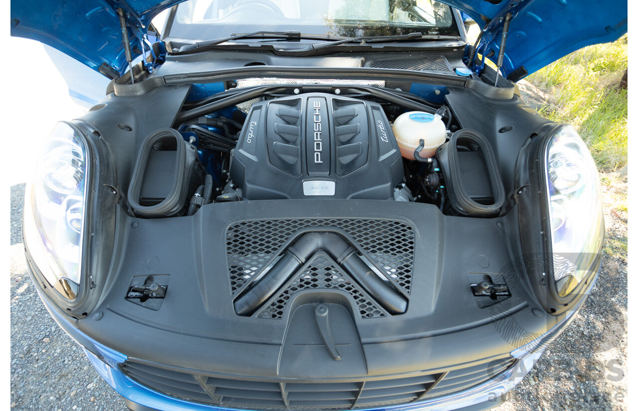 04/2015 Porsche Macan Turbo (AWD) 95B MY15 4d Wagon Sapphire Blue Metallic Twin Turbo V6 3.6L