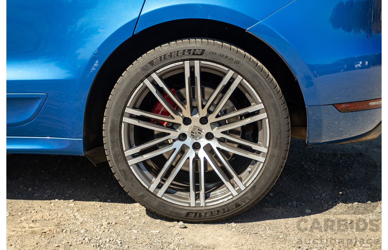 04/2015 Porsche Macan Turbo (AWD) 95B MY15 4d Wagon Sapphire Blue Metallic Twin Turbo V6 3.6L