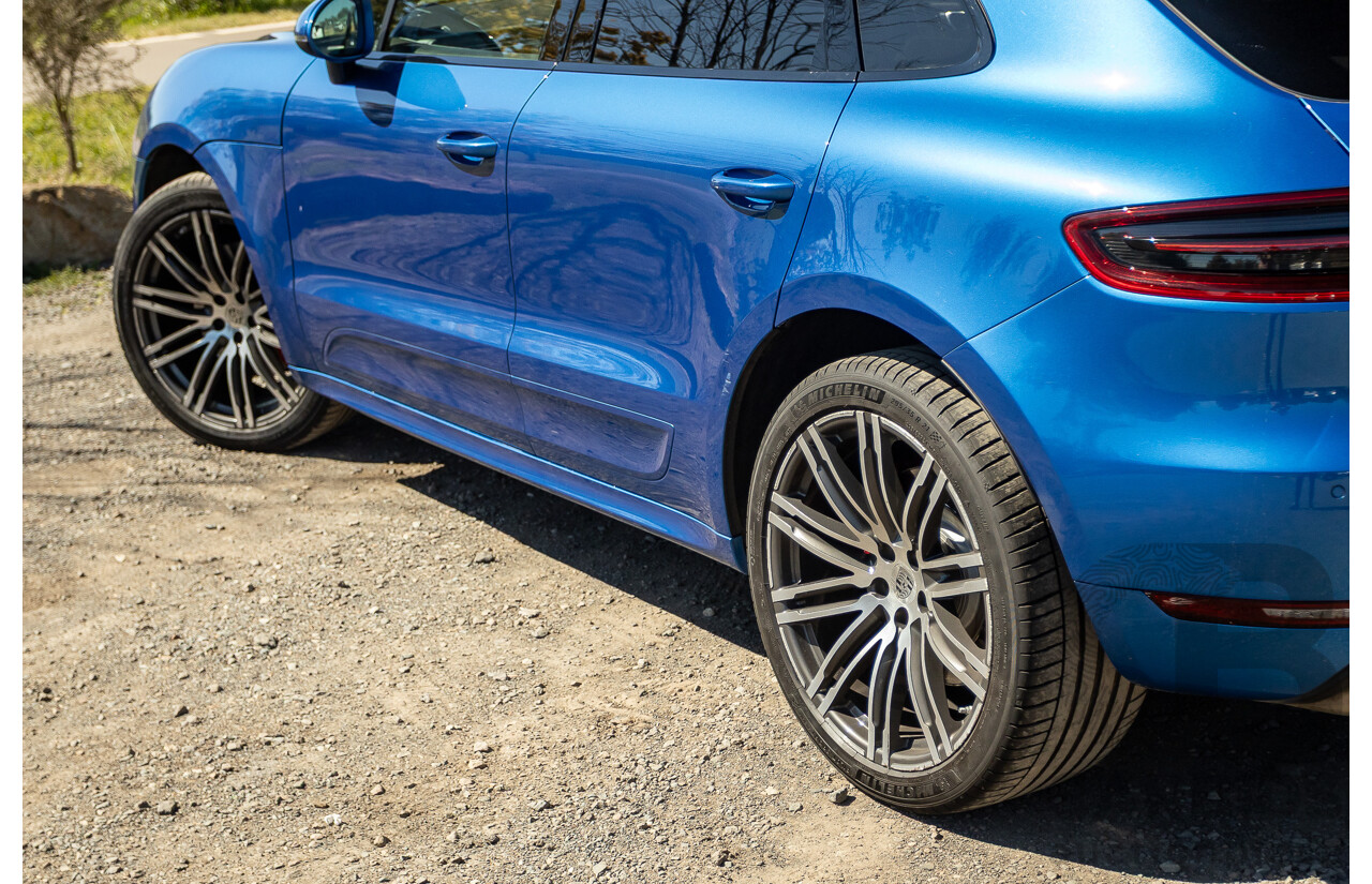 04/2015 Porsche Macan Turbo (AWD) 95B MY15 4d Wagon Sapphire Blue Metallic Twin Turbo V6 3.6L