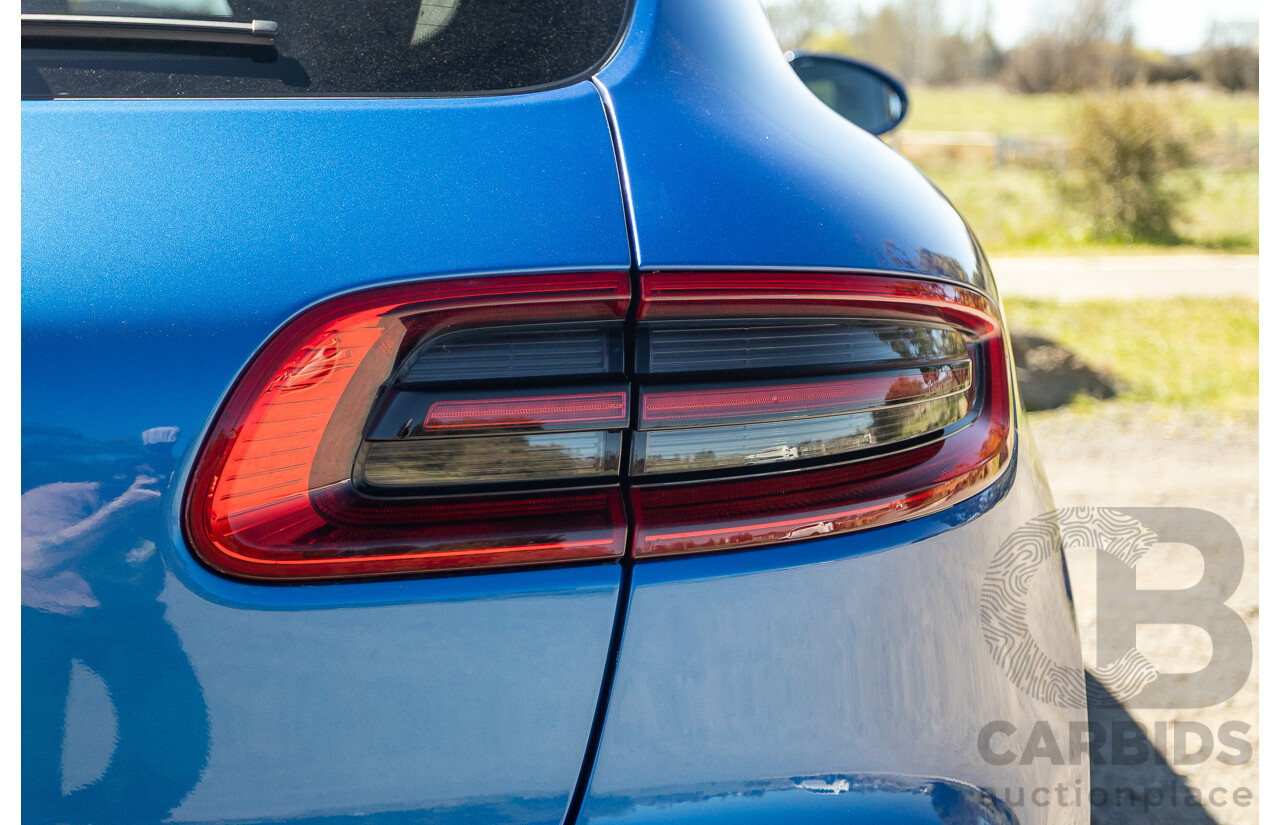 04/2015 Porsche Macan Turbo (AWD) 95B MY15 4d Wagon Sapphire Blue Metallic Twin Turbo V6 3.6L