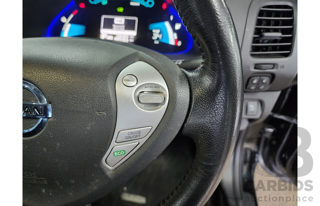 10/2013 Nissan Leaf  ZE0 5d Hatchback Black Electric