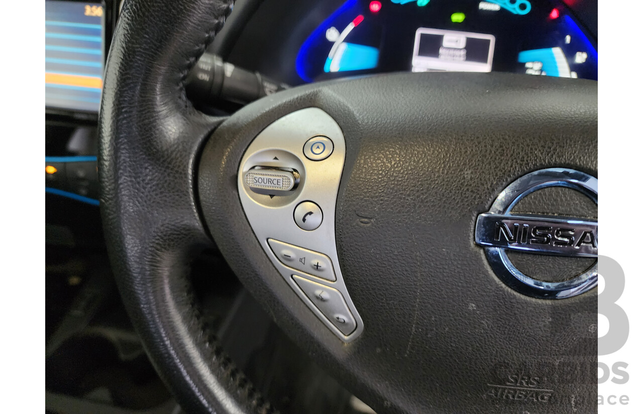 10/2013 Nissan Leaf  ZE0 5d Hatchback Black Electric