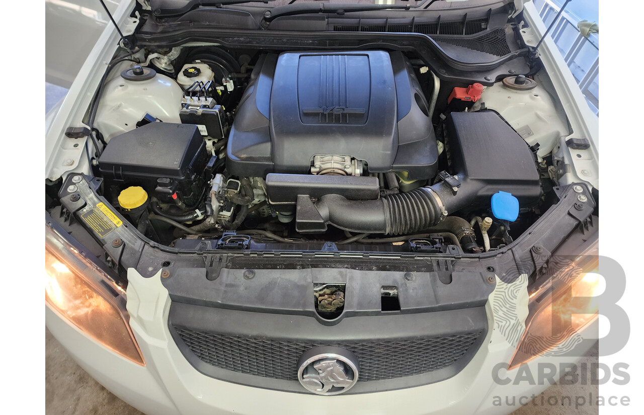 2/2010 Holden Calais  VE MY10 4d Sedan White 3.6L
