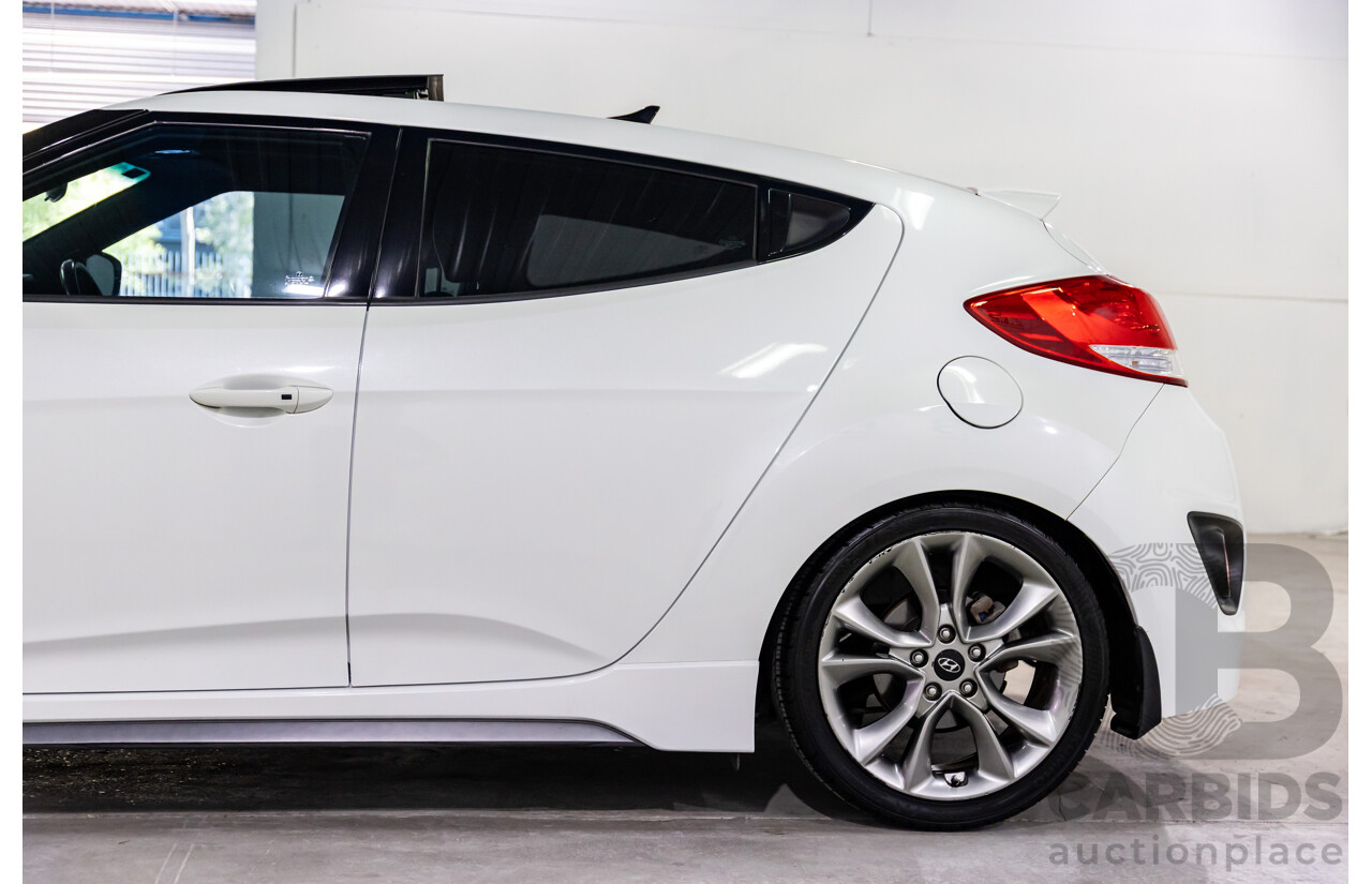 6/2015 Hyundai Veloster SR Turbo FS4 Series 2 3d Coupe Stormtrooper White Pearl Turbo 1.6L