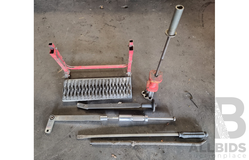 Assorted Job Lot - Miscellaneous Tools & Accessories ETC