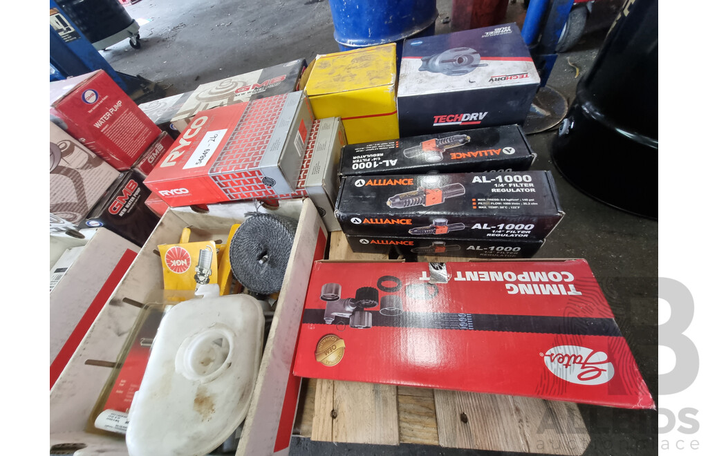 Assorted Job Lot - Pallet of Assorted Car Part ETC