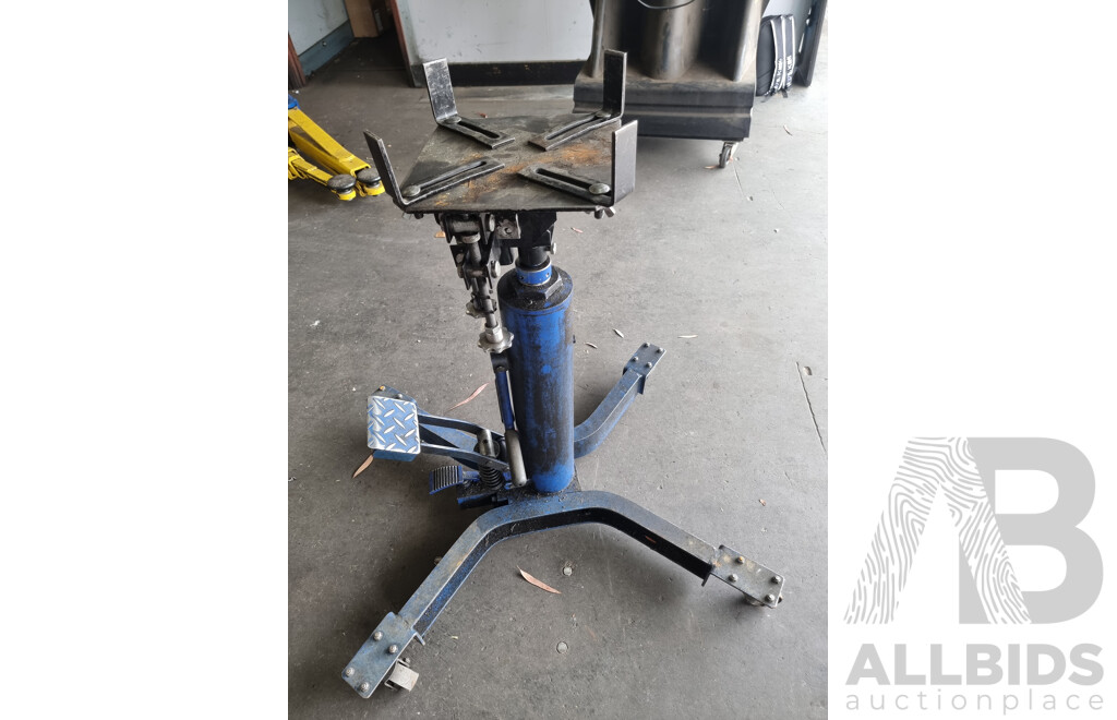 Wheeled Hydraulic Transmission Jack
