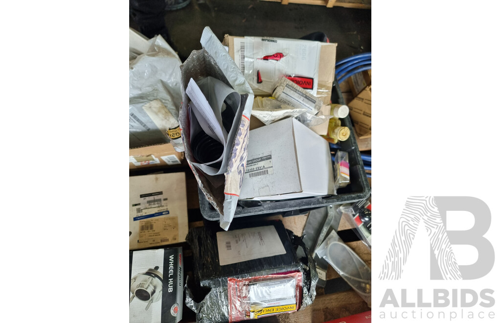 Assorted Job Lot - Pallet of Assorted Car Part ETC