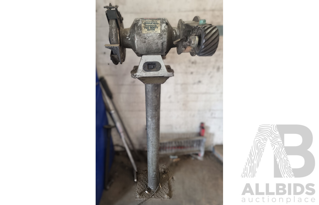 Ryobi, Pedestal Mounted Bench Grinder