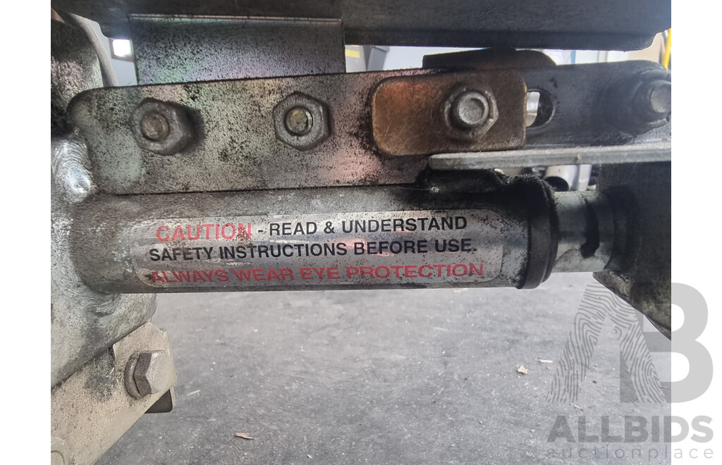 SKIL 150mm Bench Grinder