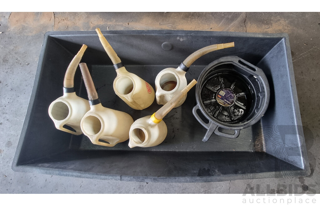 Assorted Job Lot - Plastic Oil Filler Cans & Plastic Oil Tubs ETC