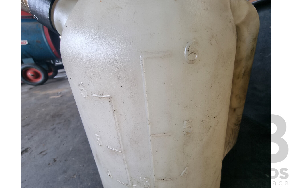 Assorted Job Lot - Plastic Oil Filler Cans & Plastic Oil Tubs ETC