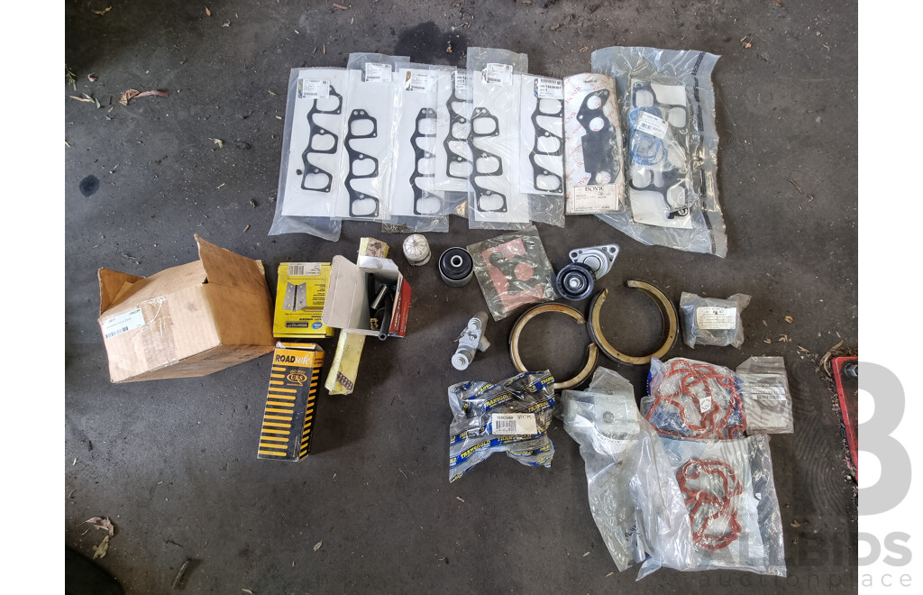 Assorted Job Lot - Crate of Car Parts ETC