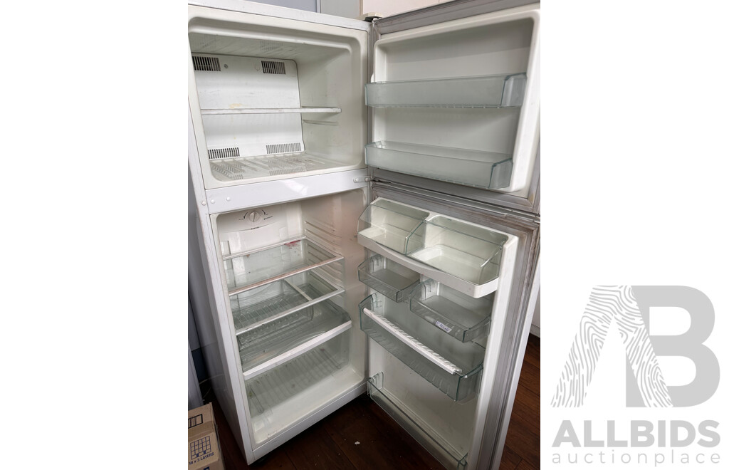 Westinghouse 280L Fridge/Freezer