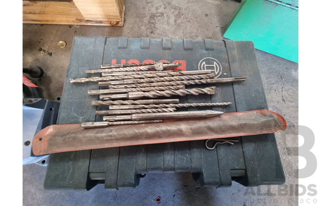 Assorted Job Lot - Pallet of Corded / Battery Operated Power Tools & Accessories ETC