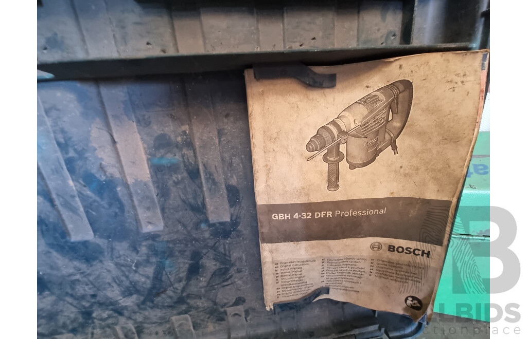 Assorted Job Lot - Pallet of Corded / Battery Operated Power Tools & Accessories ETC