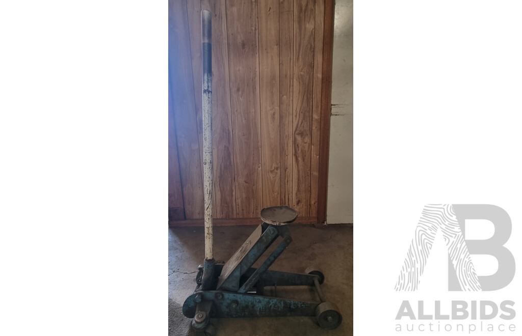 Heavy Duty Hydraulic Trolley Jack Complete with Jack Handle