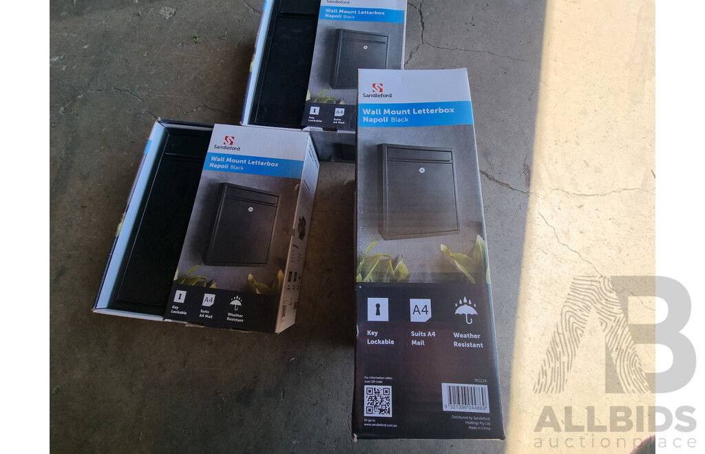 Quantity of 3 Sandleford Wall Mounted Letterboxes