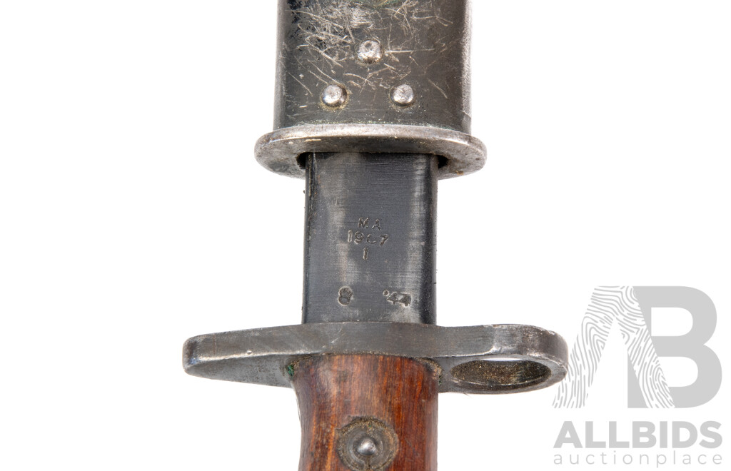 Australian WWI Bayonet in Scabbard