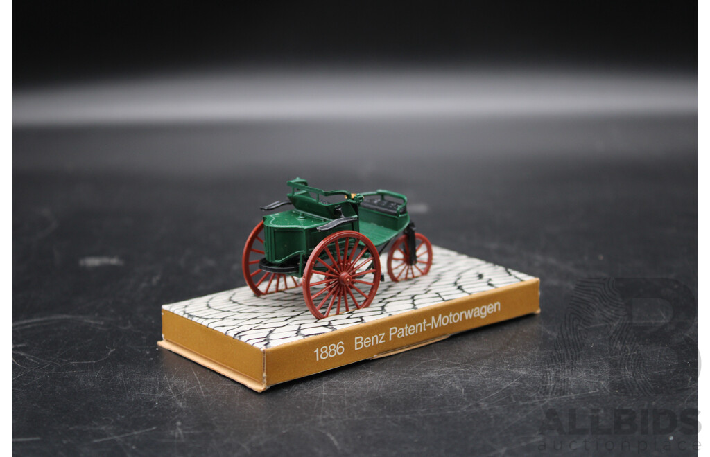 1886 Benz Patent-Motorwagen Model Car