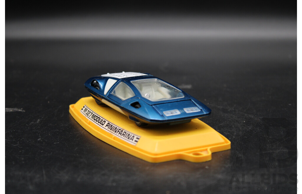 PILEN M-327 Modulo Pininfarina Model Car