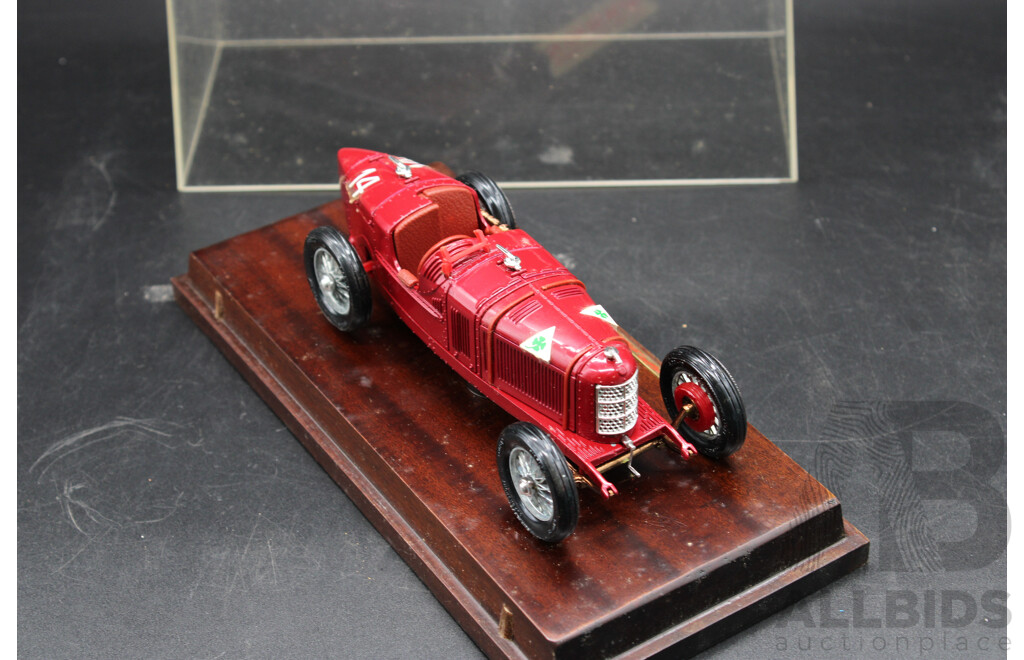 Alfa Romio Diecast Grand Prix P2 1:25 Model Car