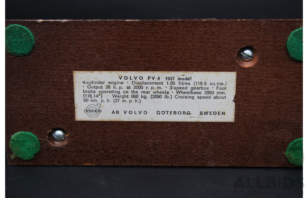 VOLVO PV4 1927 Metal on Base Model Car