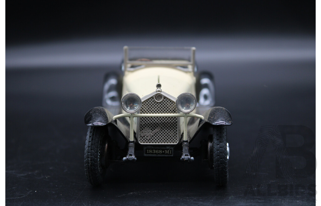 TOGI 1:23 Alfa Romeo 6C 1750 GS Model Car