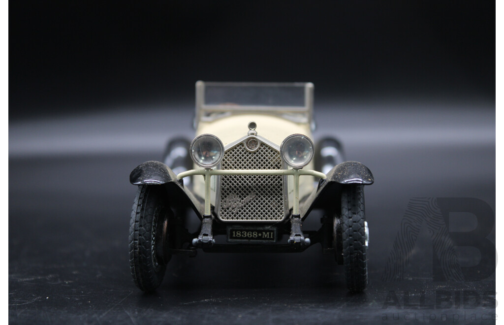 TOGI 1:23 Alfa Romeo 6C 1750 GS Model Car