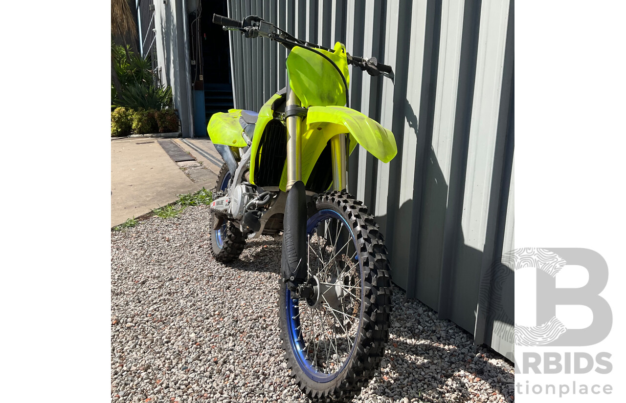 2019 Yamaha YZ450 Dirt Bike
