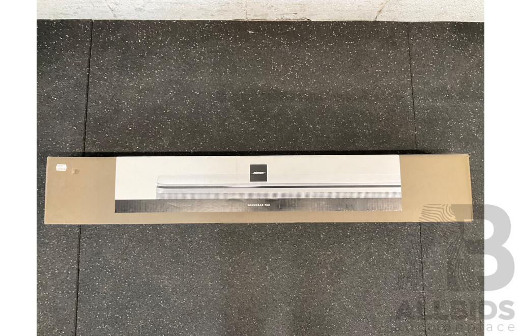 BOSE Smart Ultra Soundbar with Bass Module 700 Subwoofer (White)