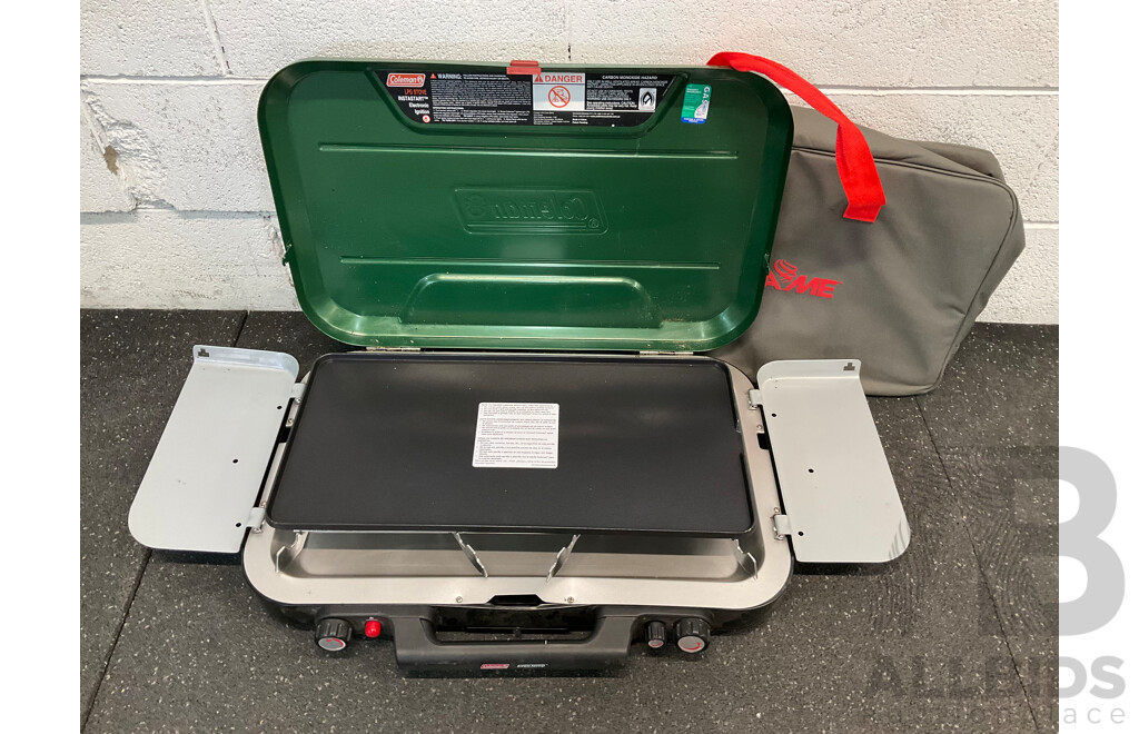 COLEMAN EvanTemp 3 Burner Stove with Griddle and COLEMAN Carry Bag