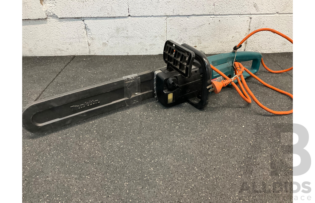MAKITA (UC4000) Electric Chainsaw