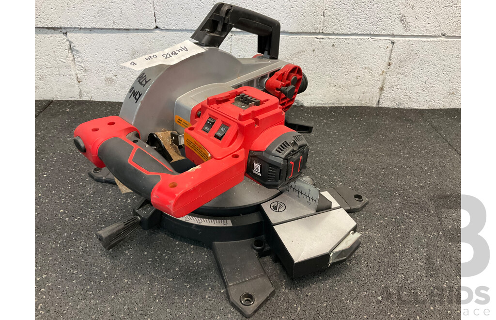 OZITO Mitro Saw
