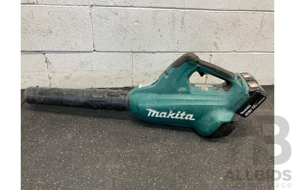MAKITA (DUB362)  Twin 18V (36V) Li-Ion LXT Brushless Blower with 3.0Ah and 5.0Ah Battery