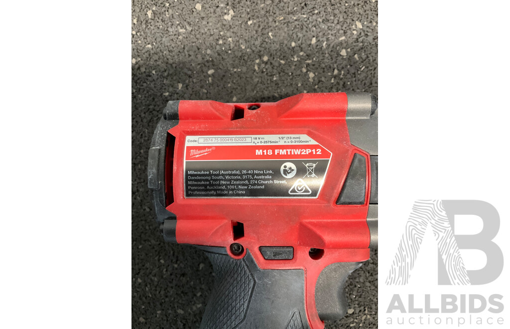 MILWAUKEE 18V (FMTIW2P12) Cordless Fuel 1/2'' Mid-Torque Impact Wrench with 5.0Ah Battery