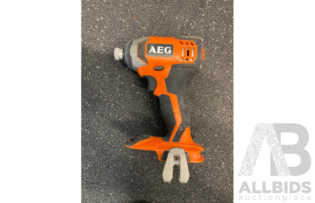 AEG 18V Power Tools - Impact Driver (BBS18C), Angle Grinder (BEWS 18-125X), Battery Charger and Bag - Lot of 4