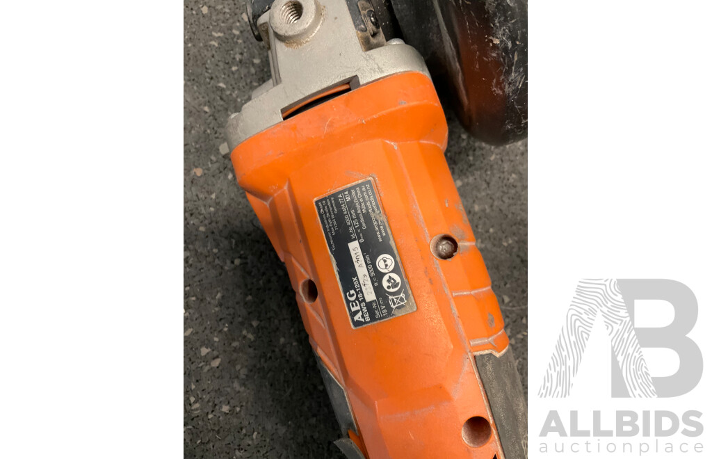 AEG 18V Power Tools - Impact Driver (BBS18C), Angle Grinder (BEWS 18-125X), Battery Charger and Bag - Lot of 4
