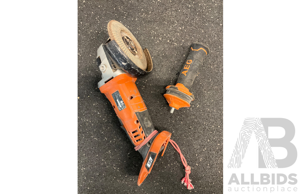 AEG 18V Power Tools - Impact Driver (BBS18C), Angle Grinder (BEWS 18-125X), Battery Charger and Bag - Lot of 4