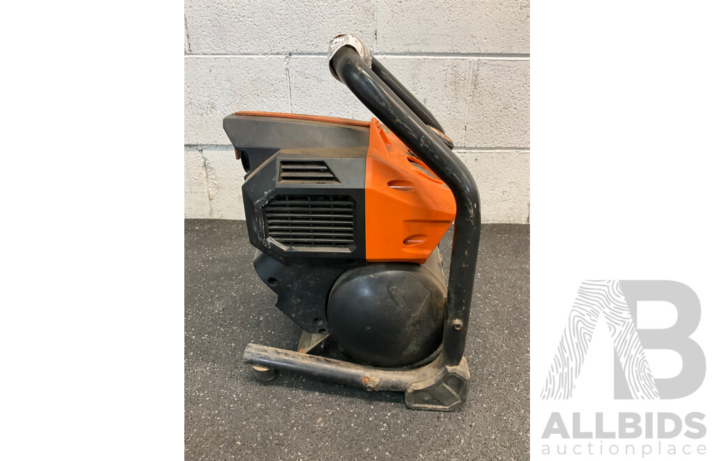 AEG Dual 18V Reciprocating Compressor (BAC218E) - Skin Only