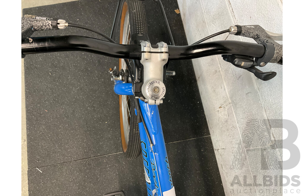 SPECIALIZED Rockhopper Mountain Bike