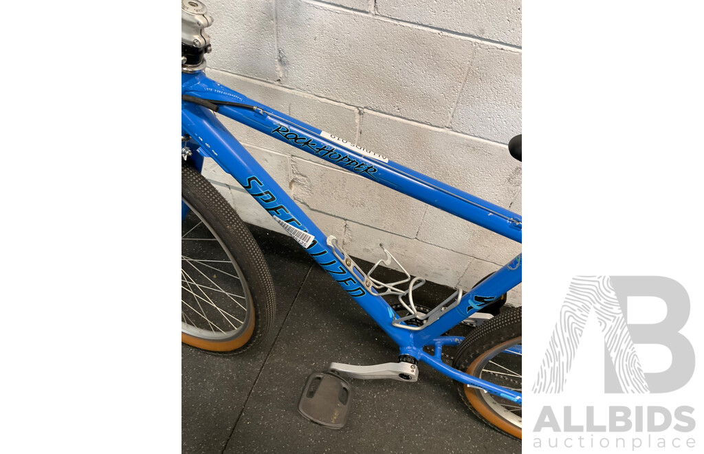 SPECIALIZED Rockhopper Mountain Bike