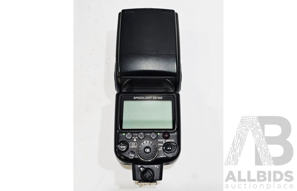 Nikon (SB-900) Speedlight Flash