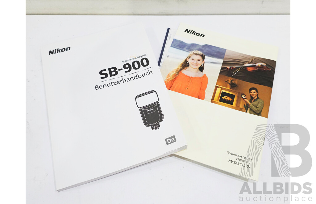 Nikon (SB-900) Speedlight Flash