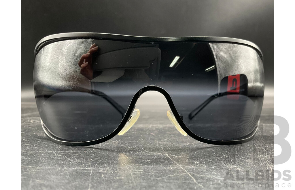 POLICE Black Sunglasses (S8193) with Carry Case