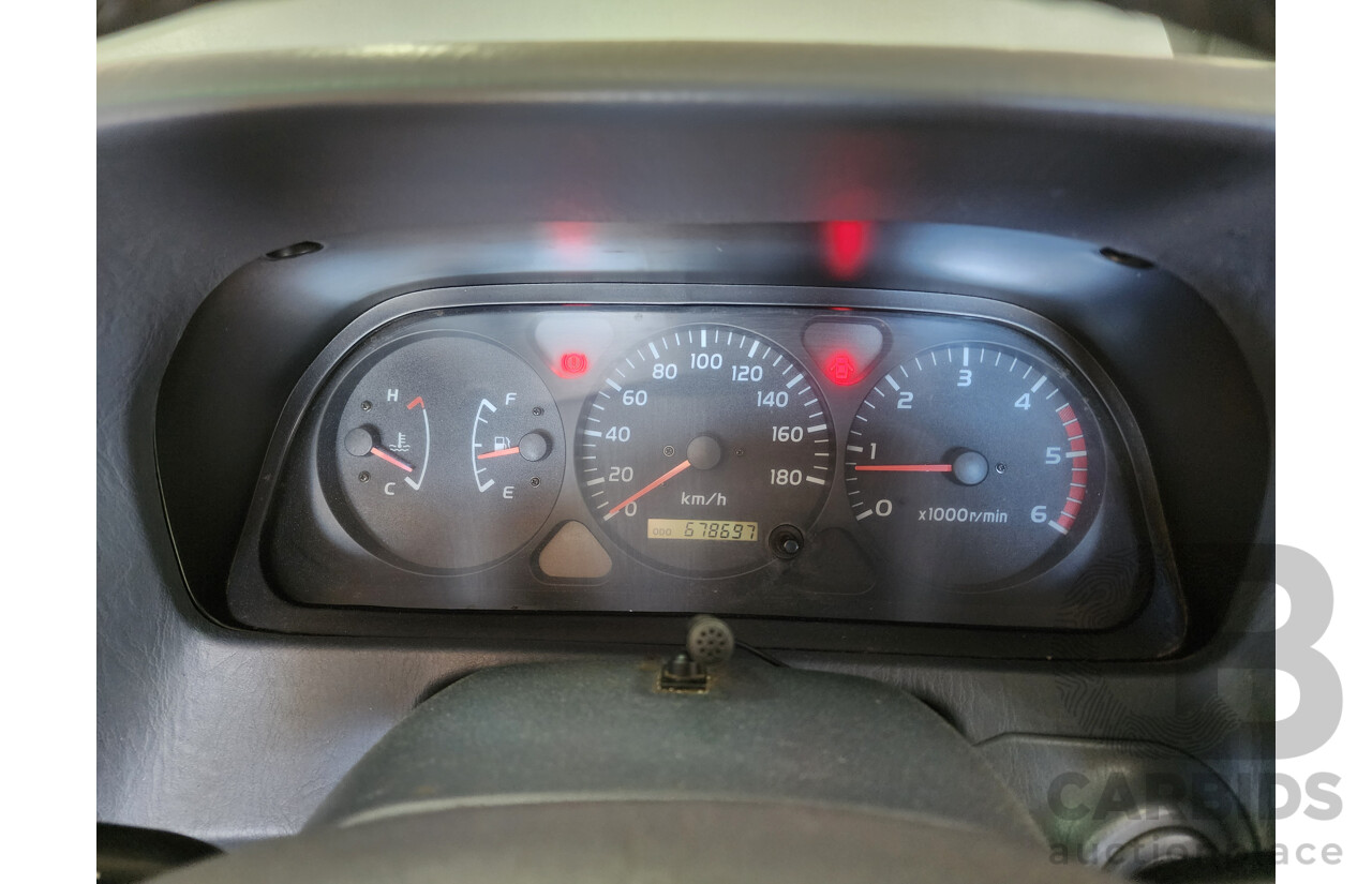 8/2002 Toyota Landcruiser Prado GXL (4x4) KZJ95R 4d Wagon White / Gold 3.0L