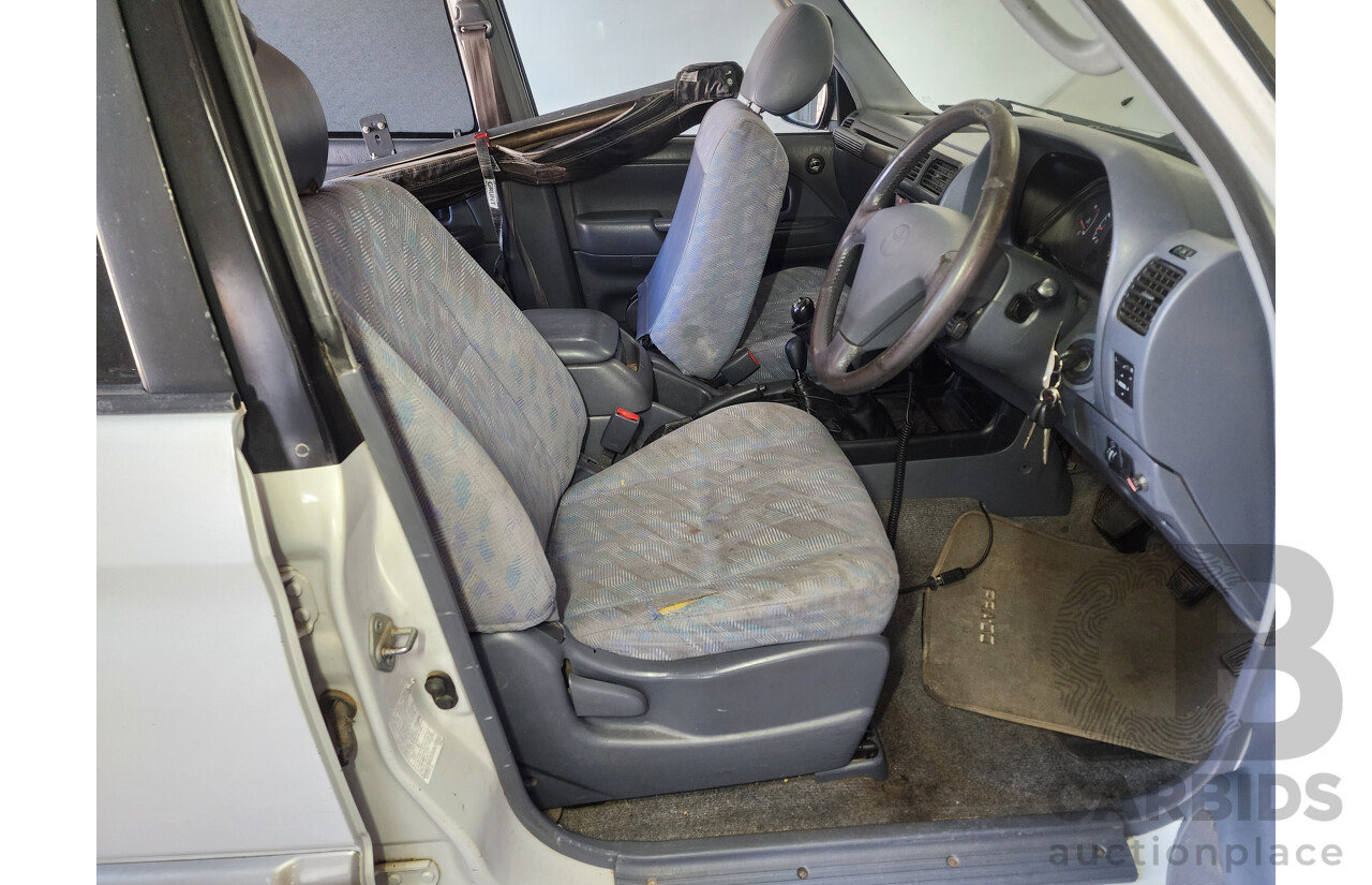 8/2002 Toyota Landcruiser Prado GXL (4x4) KZJ95R 4d Wagon White / Gold 3.0L