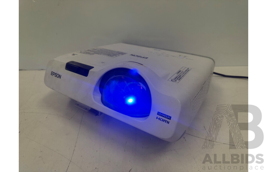 Epson EB-525W WXGA Short Throw Projector