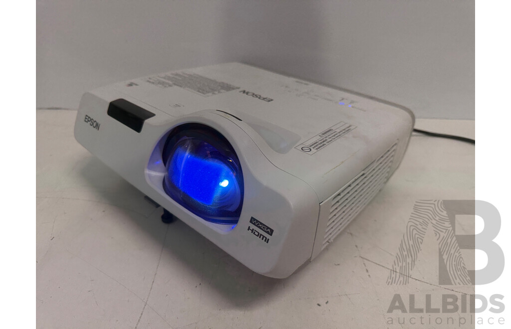 Epson EB-525W WXGA Short Throw Projector