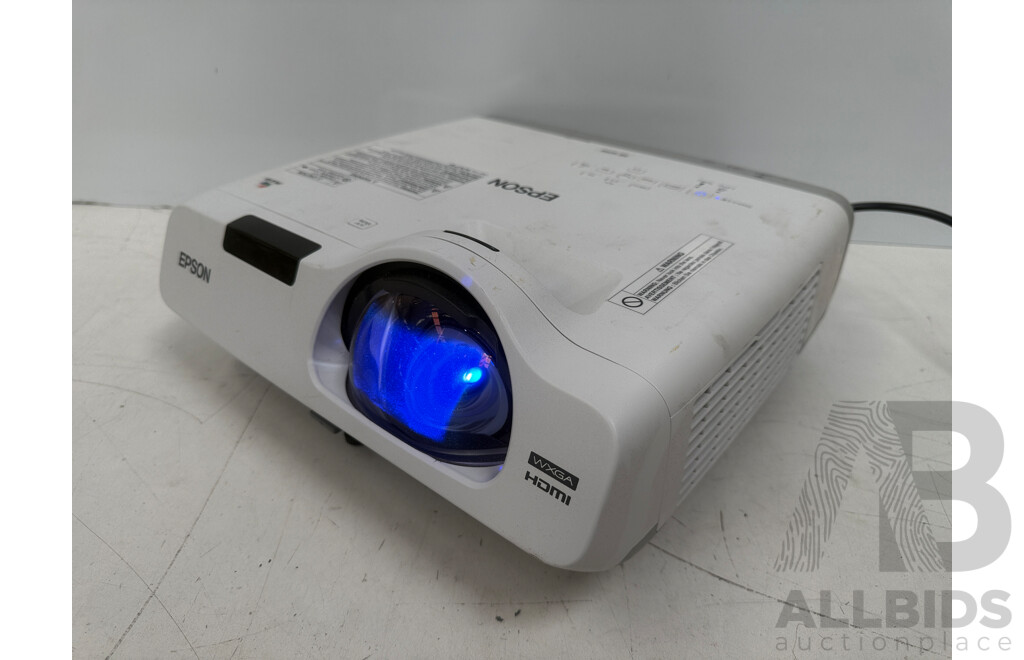 Epson EB-525W WXGA Short Throw Projector